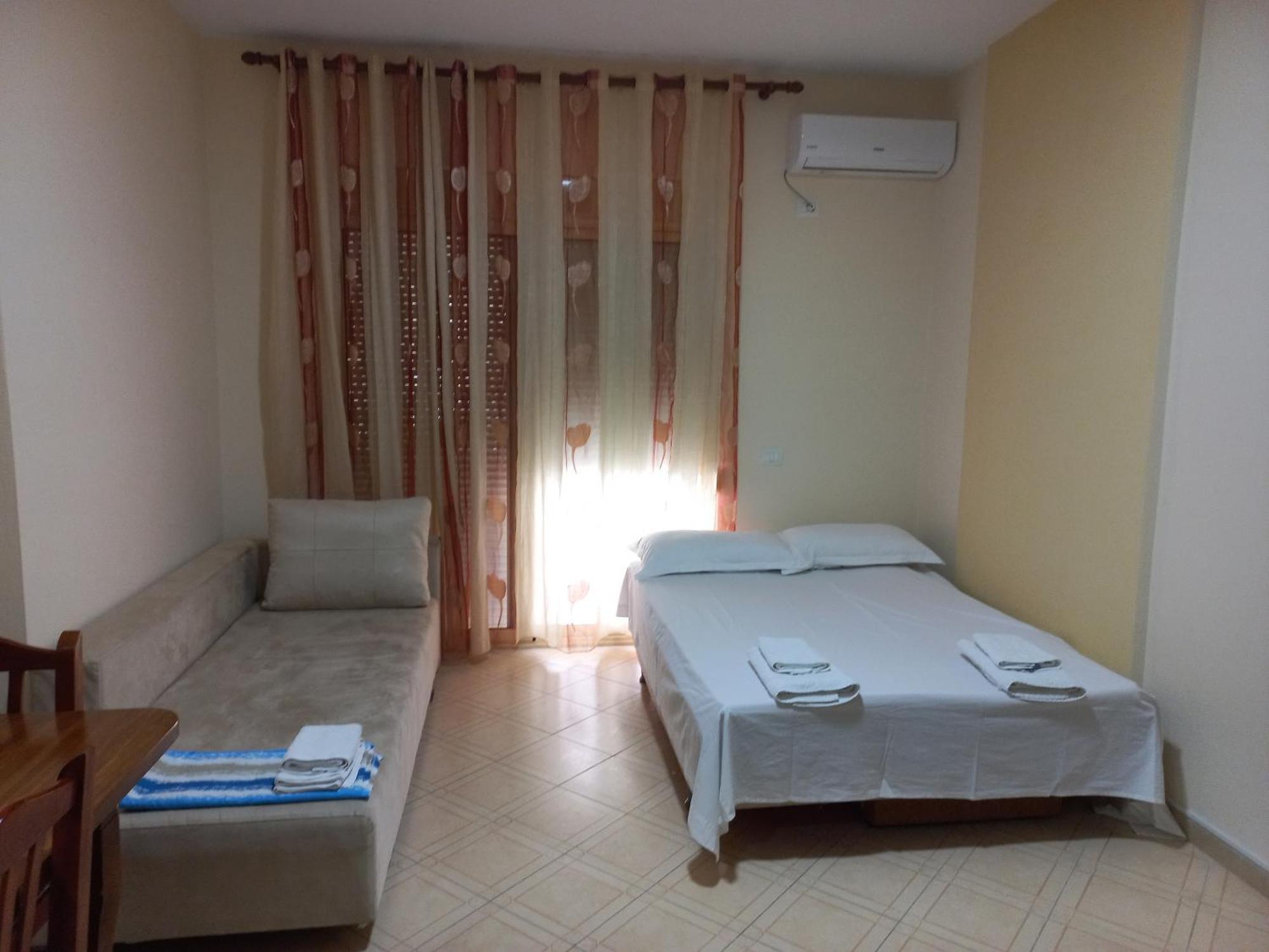 Lungomare Apartament Sea View Vlorë 객실 사진